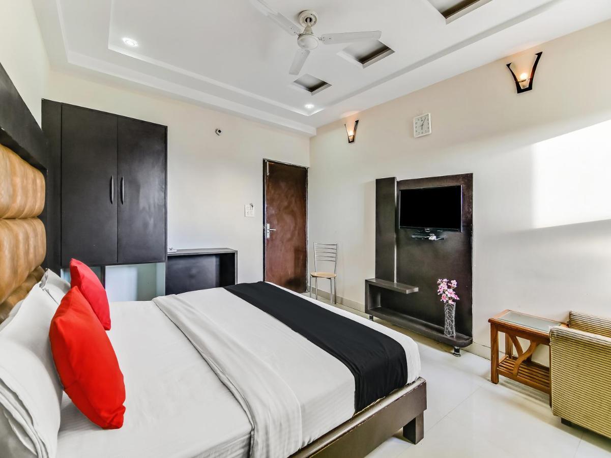 Capital O 32619 Hotel Sugar Palm Gwalior Exterior photo
